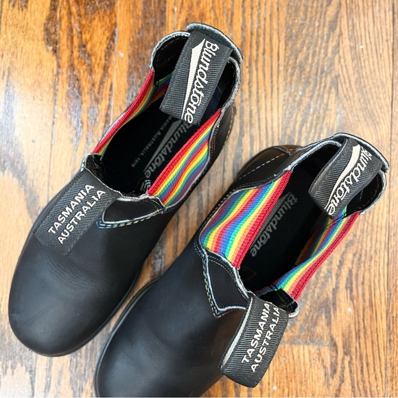 Blundstone Black Chelsea Boots with Rainbow Elastic Panels - Picture 7 of 11